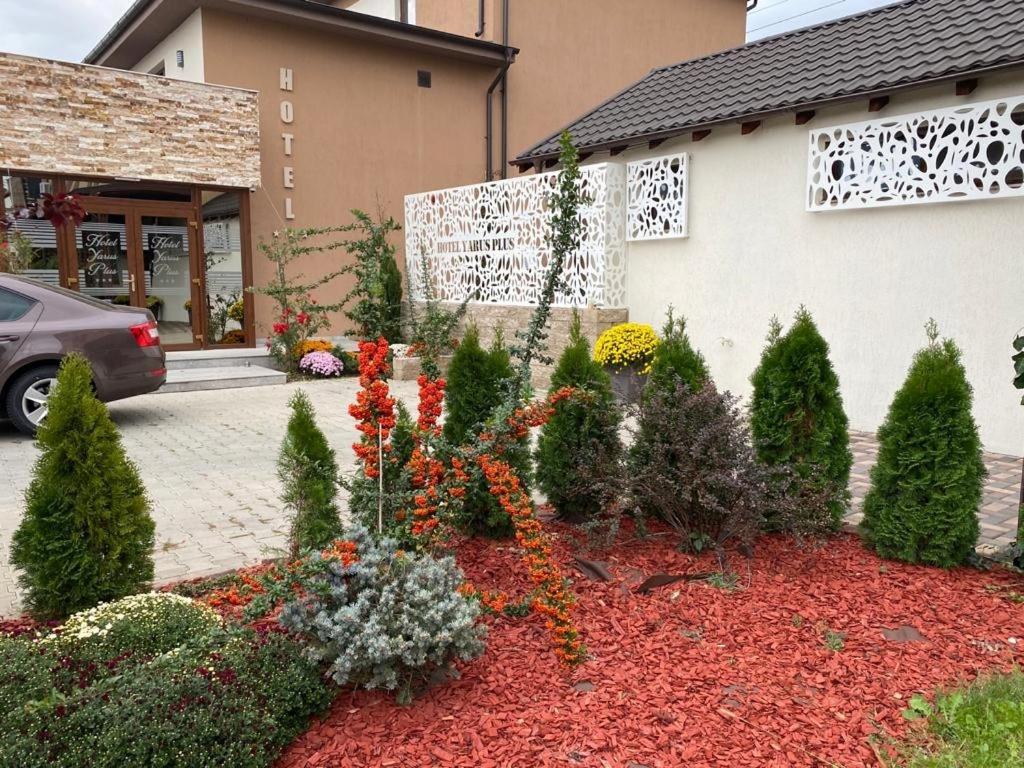 Hotel Yarus Plus Ploiesti Luaran gambar