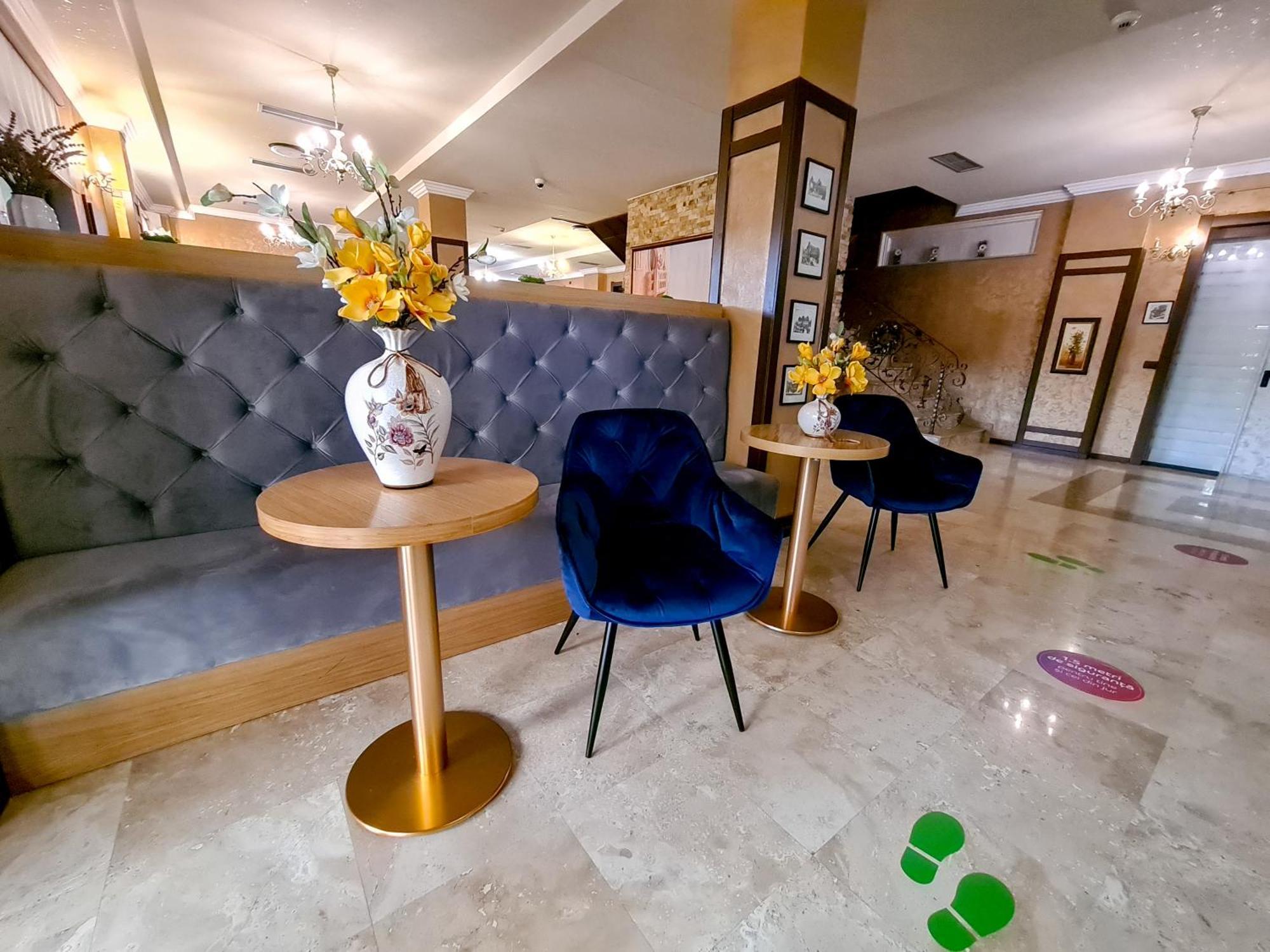 Hotel Yarus Plus Ploiesti Luaran gambar