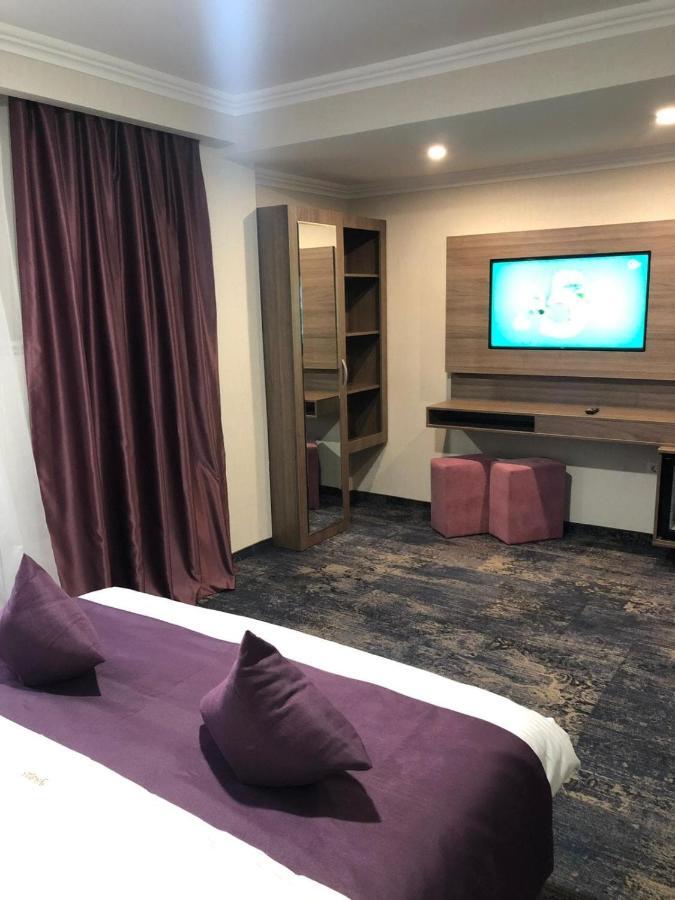 Hotel Yarus Plus Ploiesti Luaran gambar