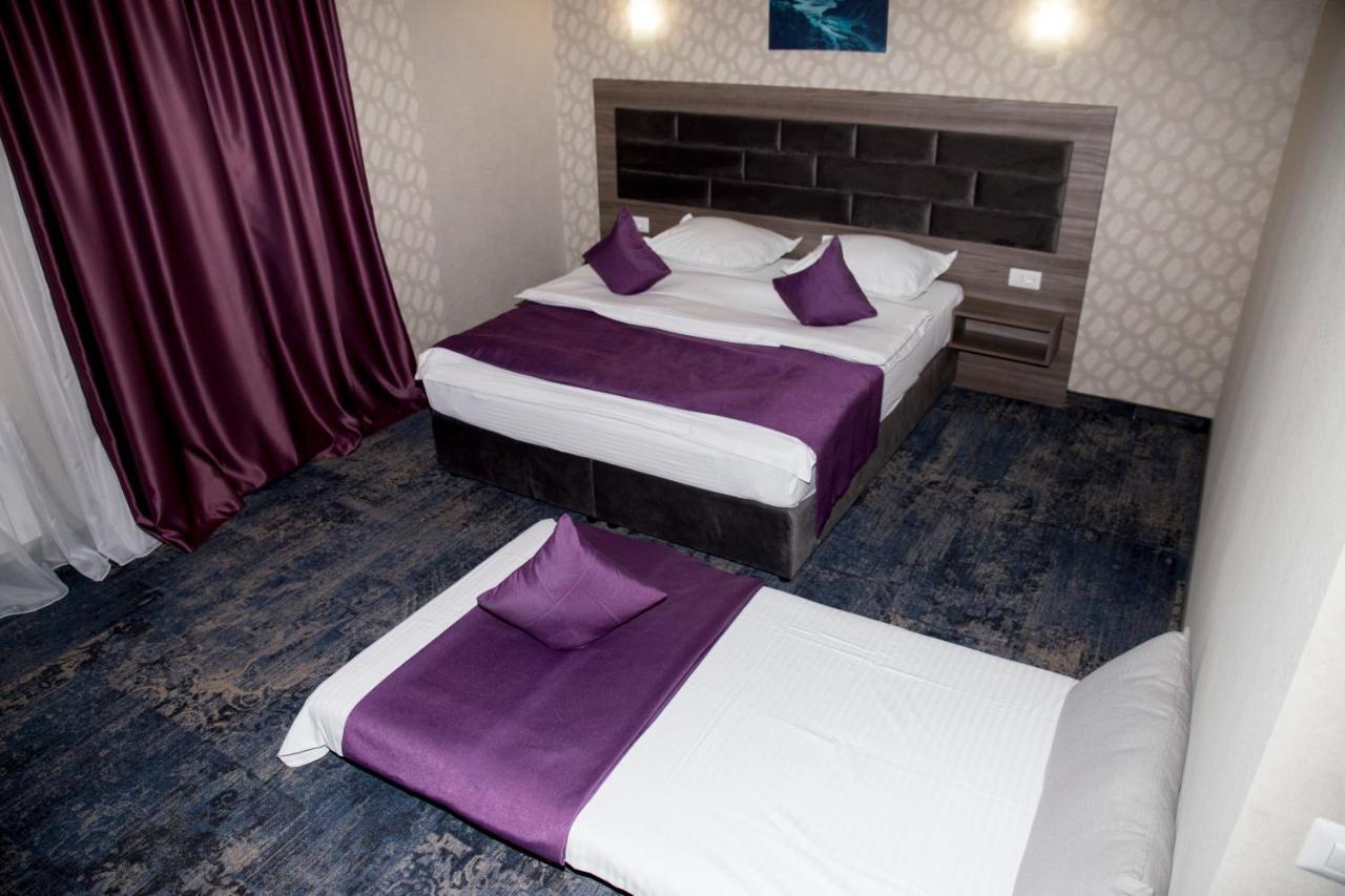 Hotel Yarus Plus Ploiesti Luaran gambar